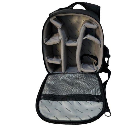 (10-229) Quantaray Pro Camera Backpack - Picture 6 of 16